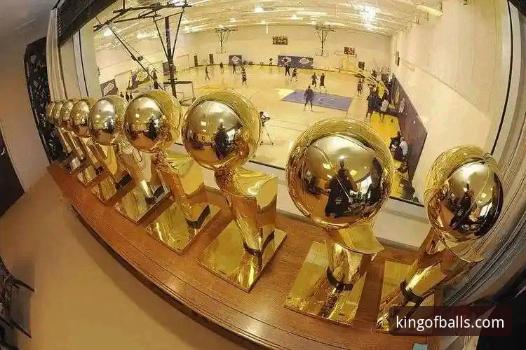 从“金元足球”到法庭审判，如何理解体育商业帝国的兴衰？